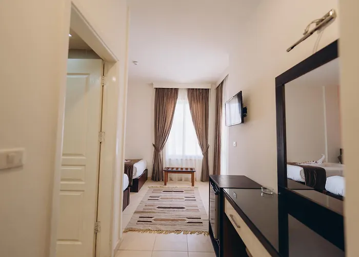 Hotel Fantasia 3*